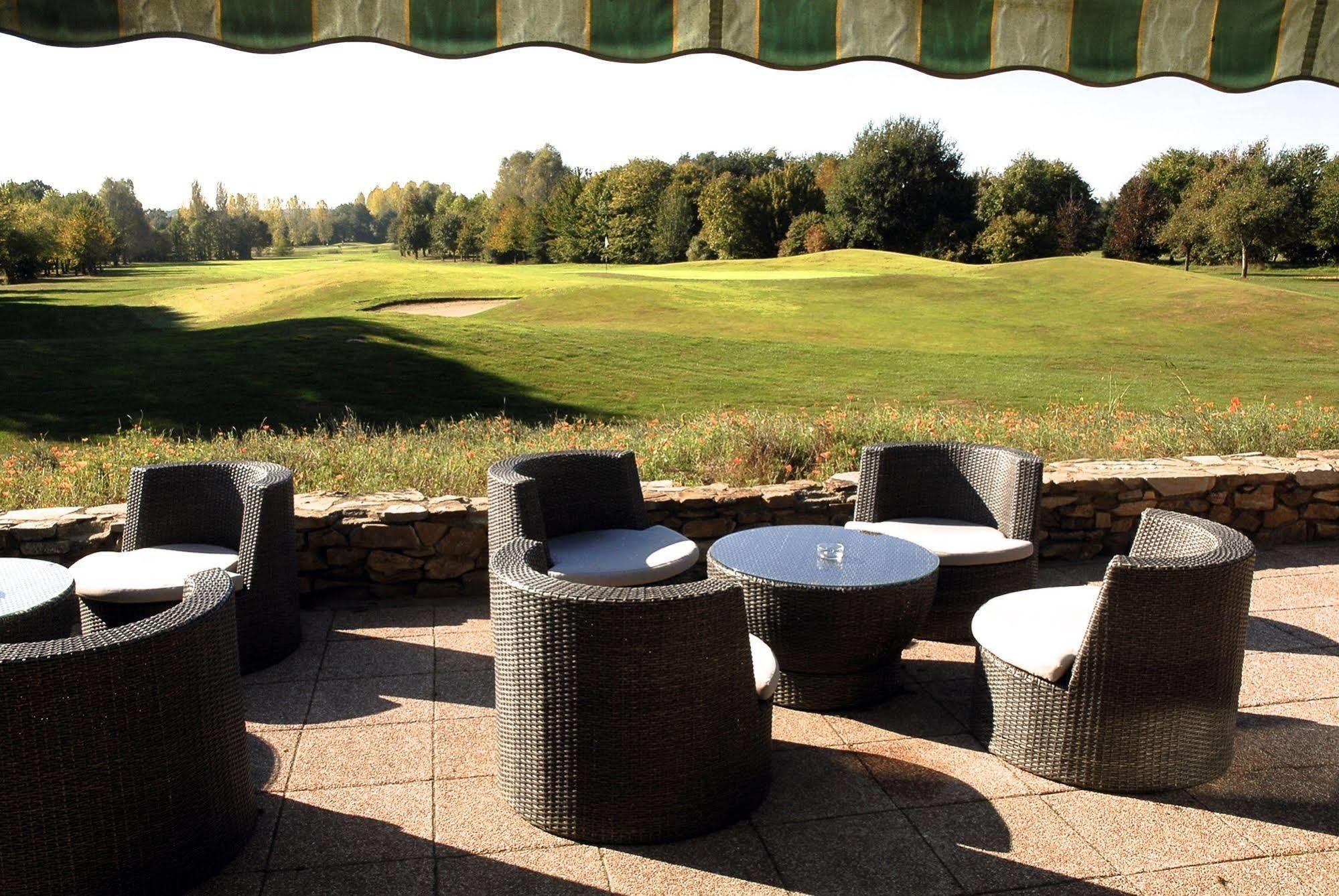 Anjou Golf And Country Club Hotel Champigne Exterior photo