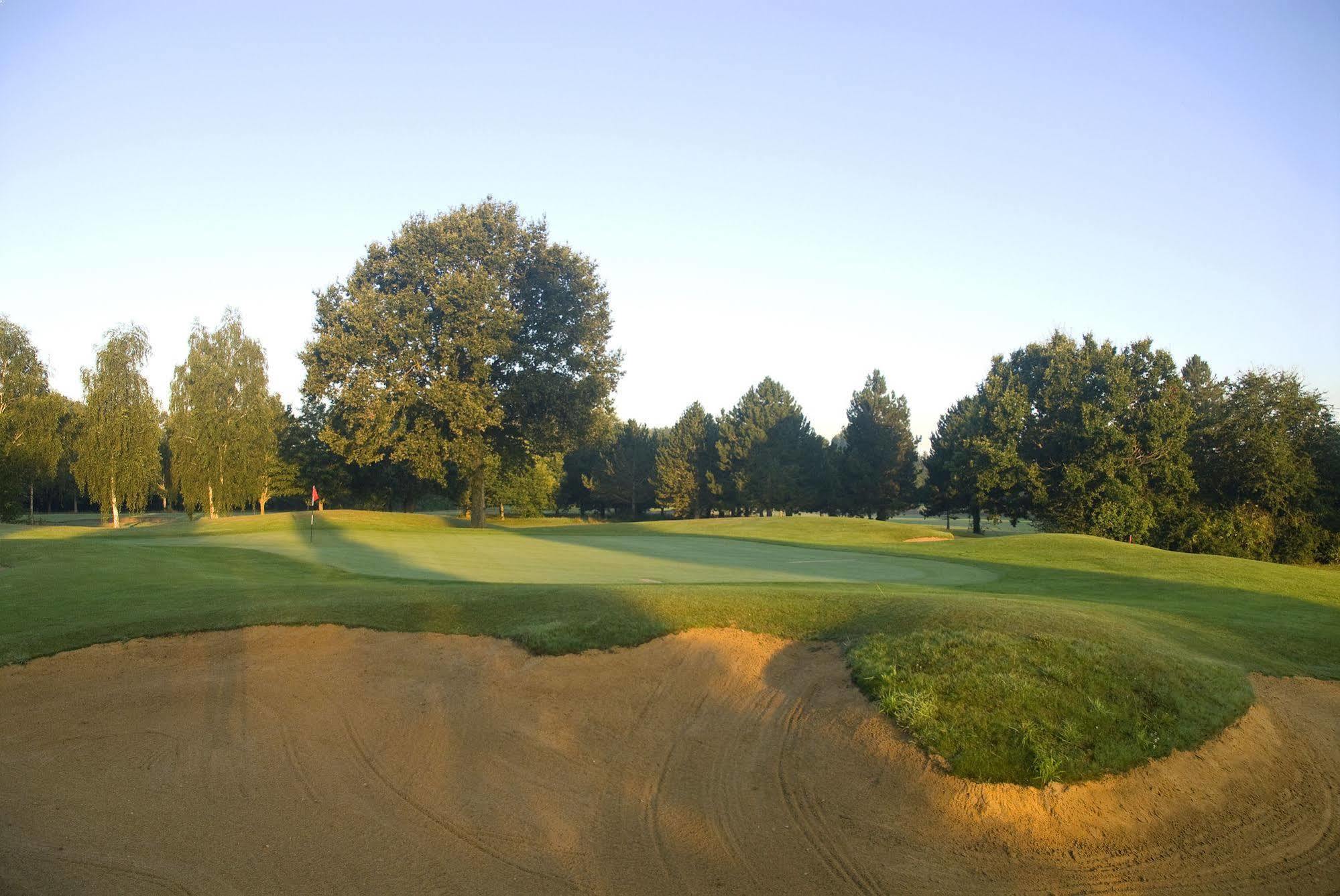 Anjou Golf And Country Club Hotel Champigne Exterior photo